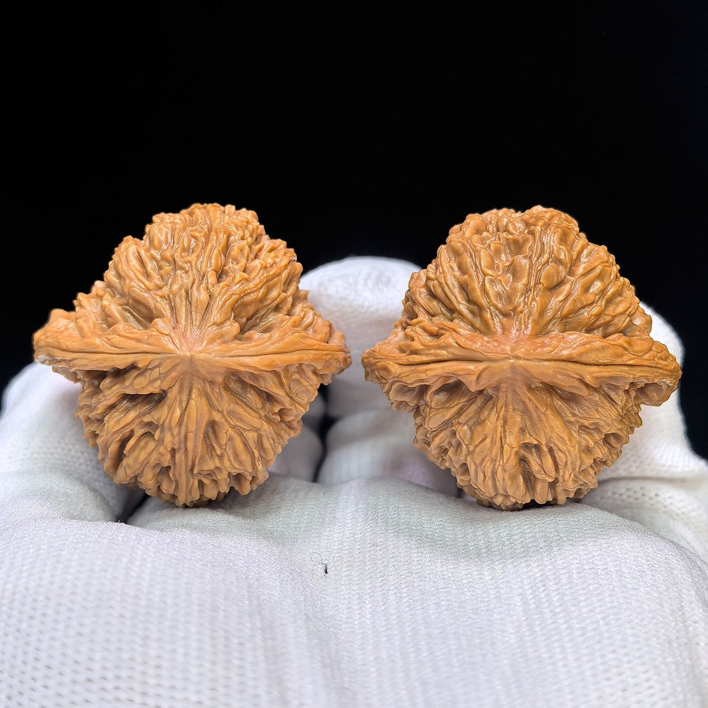 "Triangular Spherical Nanjiangshi" Sanjiao Qiuxing Nanjiangshi Low-Profile Wenwan Walnuts Pair | 39.0mm x 38.0mm | NJS-1510C - ThePatinaProject
