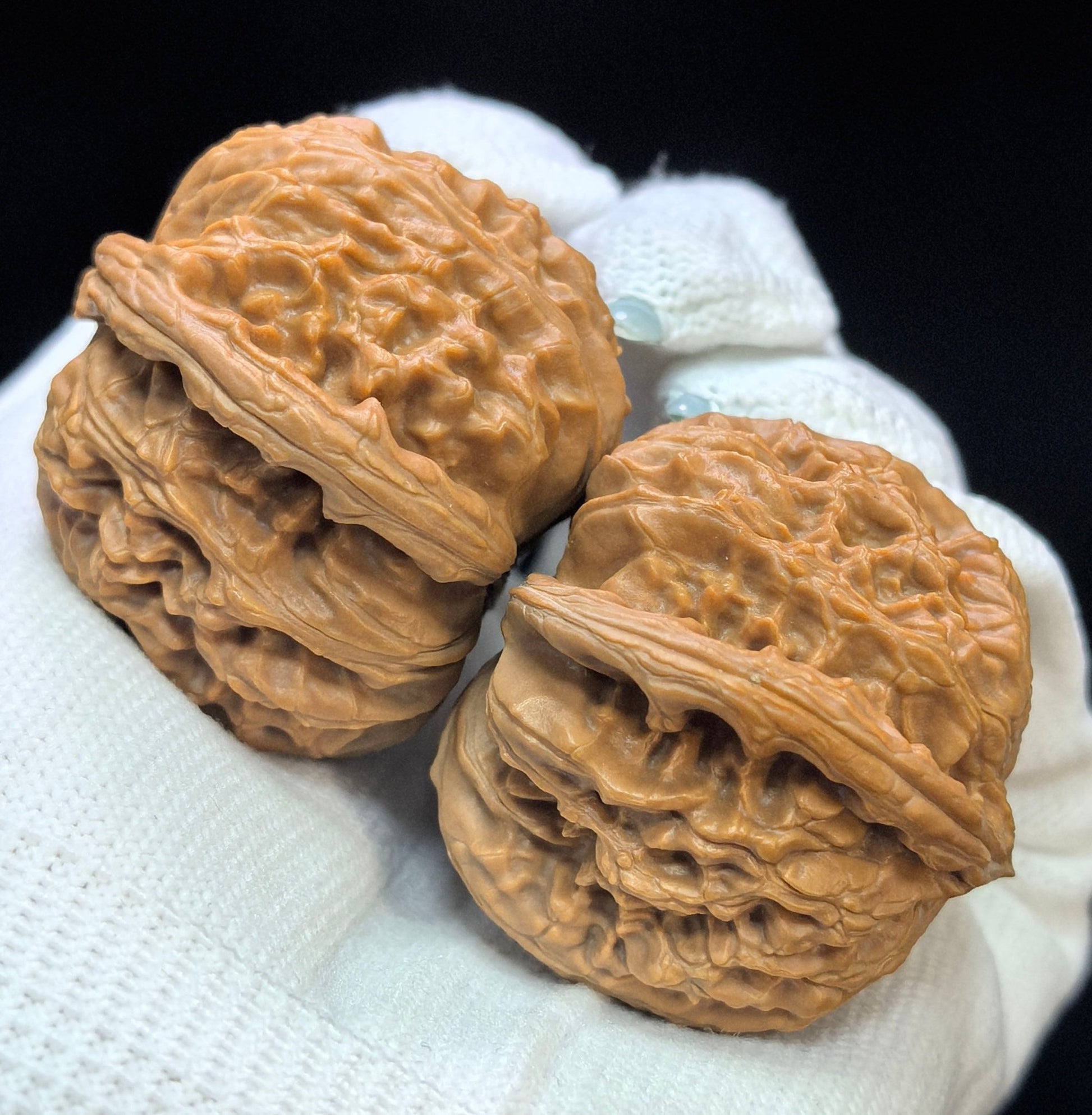 "Triangular Spherical White Lion" Sanjiao Qiuxing Baishizi Low-Profile Wenwan Walnuts Pair | 40.0mm x 40.0mm | BSJ-1502C - ThePatinaProject