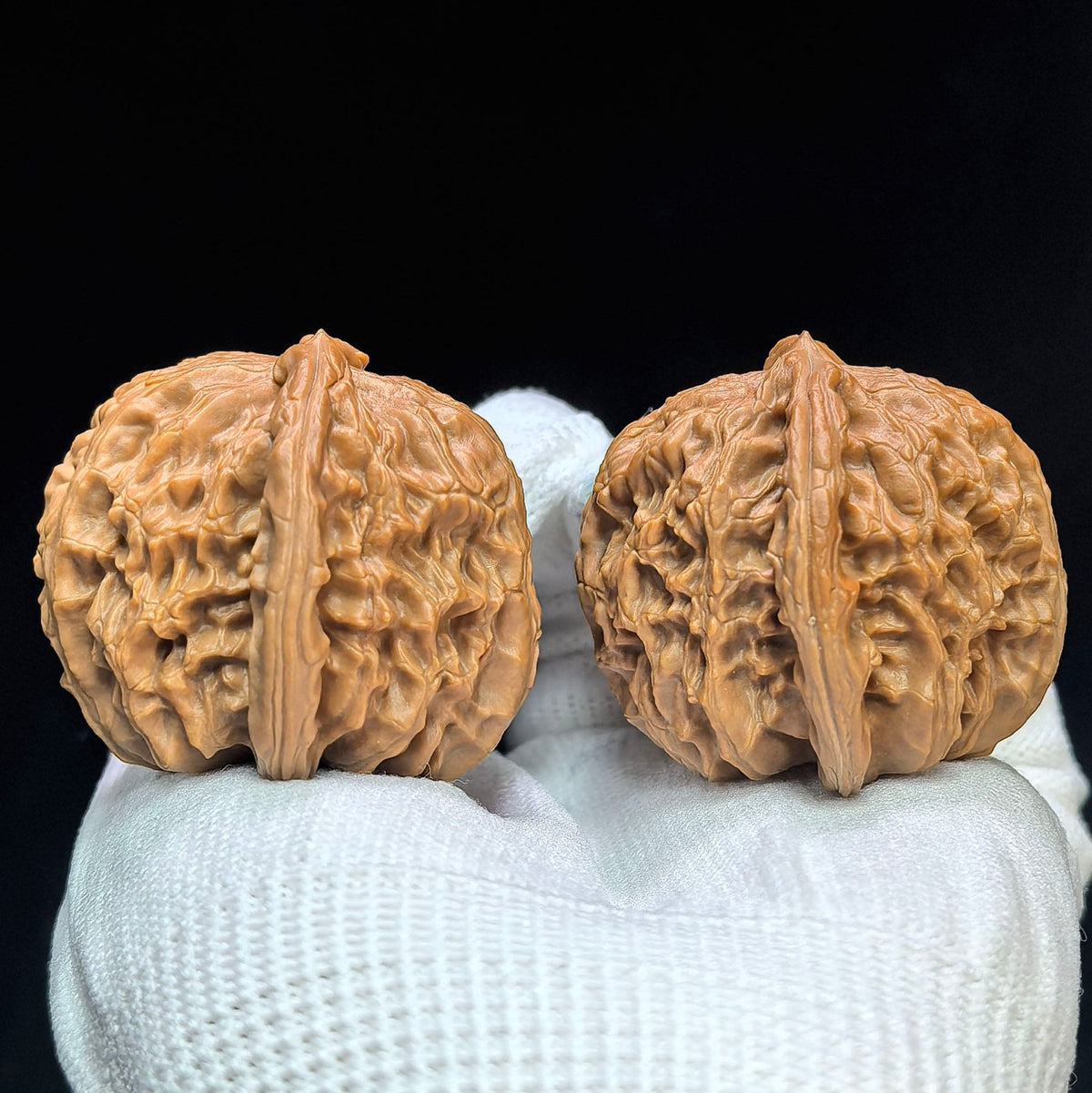 "Triangular Spherical White Lion" Sanjiao Qiuxing Baishizi Low-Profile Wenwan Walnuts Pair | 40.0mm x 40.0mm | BSJ-1502C - ThePatinaProject