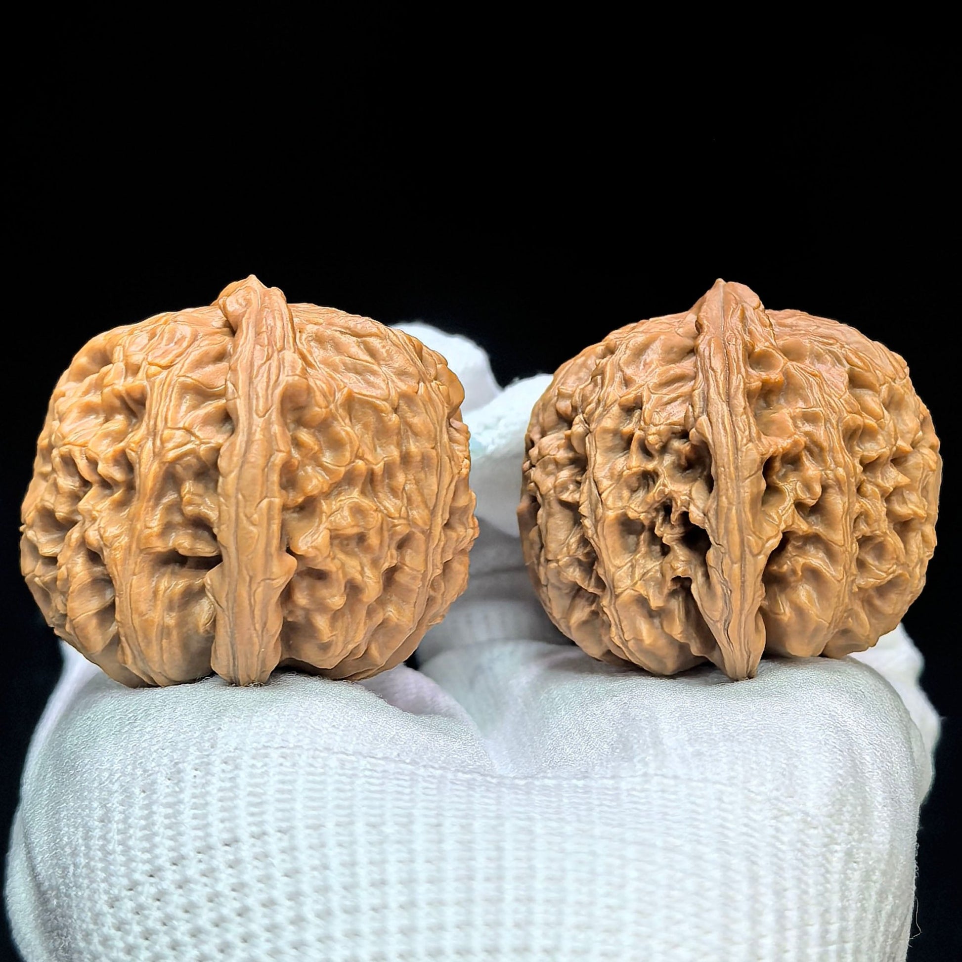 "Triangular Spherical White Lion" Sanjiao Qiuxing Baishizi Low-Profile Wenwan Walnuts Pair | 40.0mm x 40.0mm | BSJ-1502C - ThePatinaProject