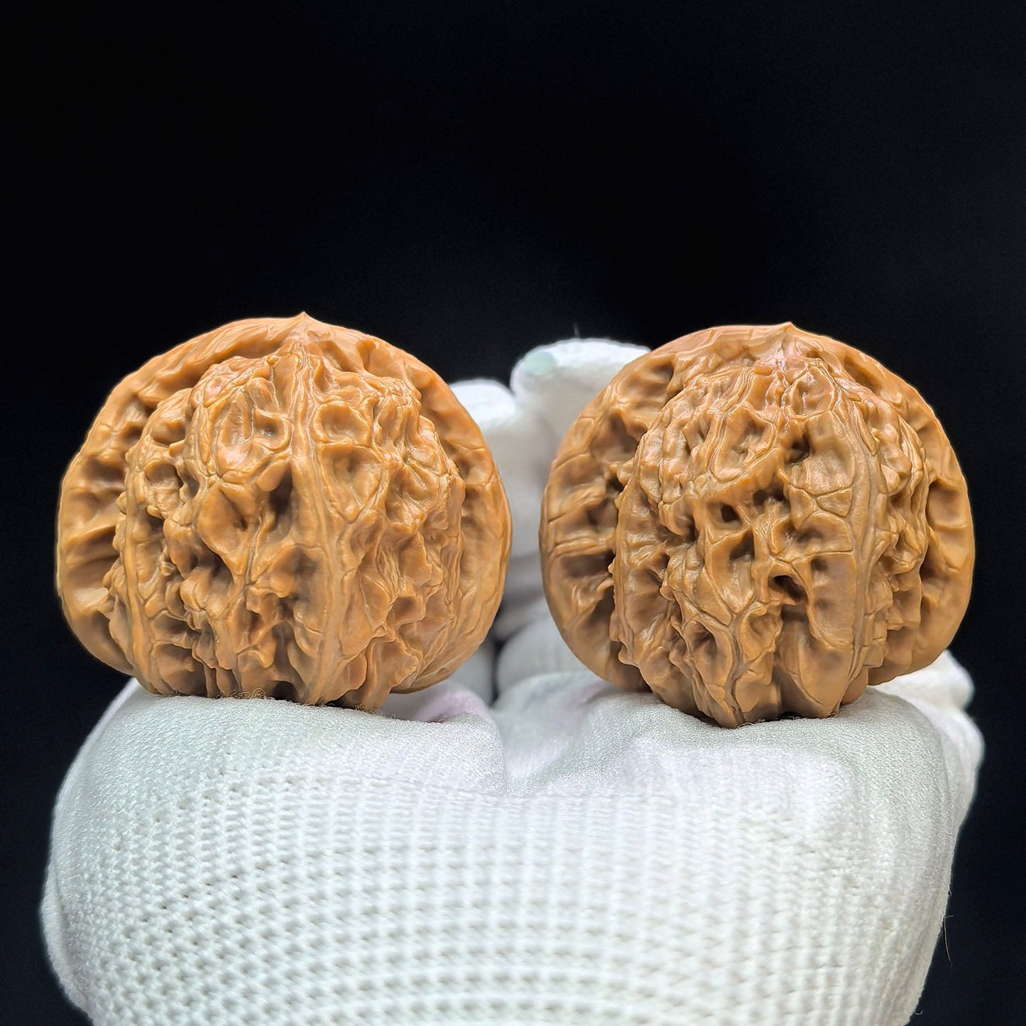 "Triangular Spherical White Lion" Sanjiao Qiuxing Baishizi Low-Profile Wenwan Walnuts Pair | 42.0mm x 44.0mm | BSJ-1501C - ThePatinaProject