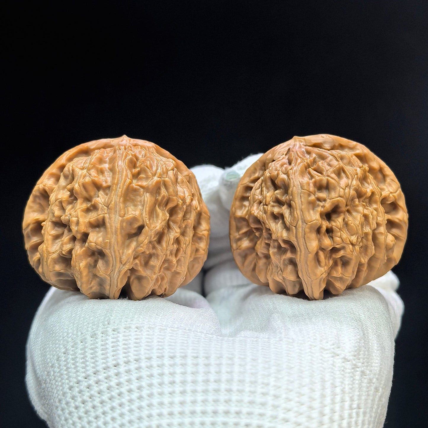 "Triangular Spherical White Lion" Sanjiao Qiuxing Baishizi Low-Profile Wenwan Walnuts Pair | 42.0mm x 44.0mm | BSJ-1501C - ThePatinaProject