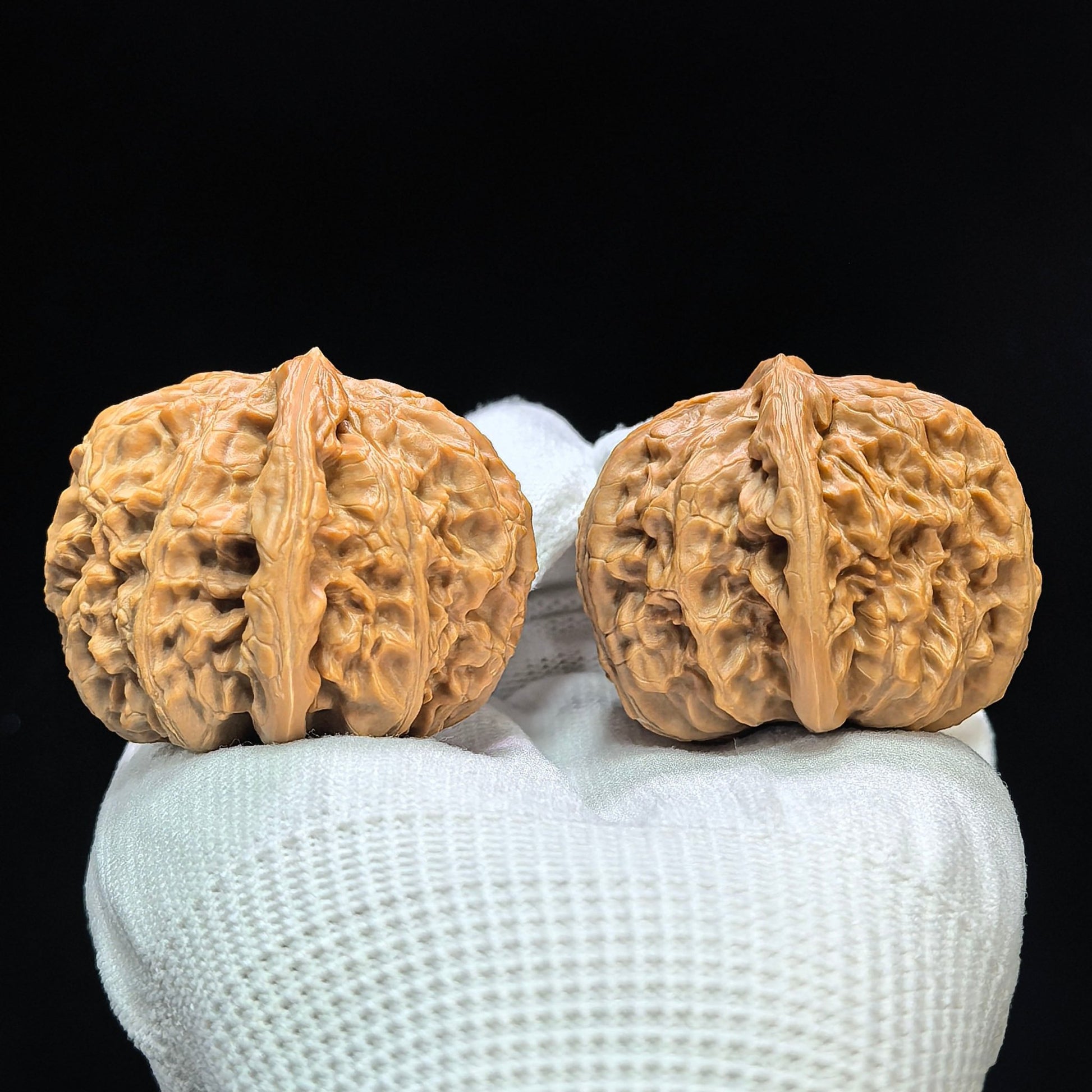 "Triangular Spherical White Lion" Sanjiao Qiuxing Baishizi Low-Profile Wenwan Walnuts Pair | 42.0mm x 44.0mm | BSJ-1501C - ThePatinaProject