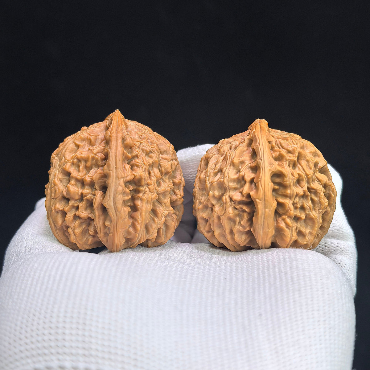 “Triangular White Lion” White Lionhead Wenwan Walnut Pair | 41.0mm × 39.0mm | BSJ-1306C - ThePatinaProject