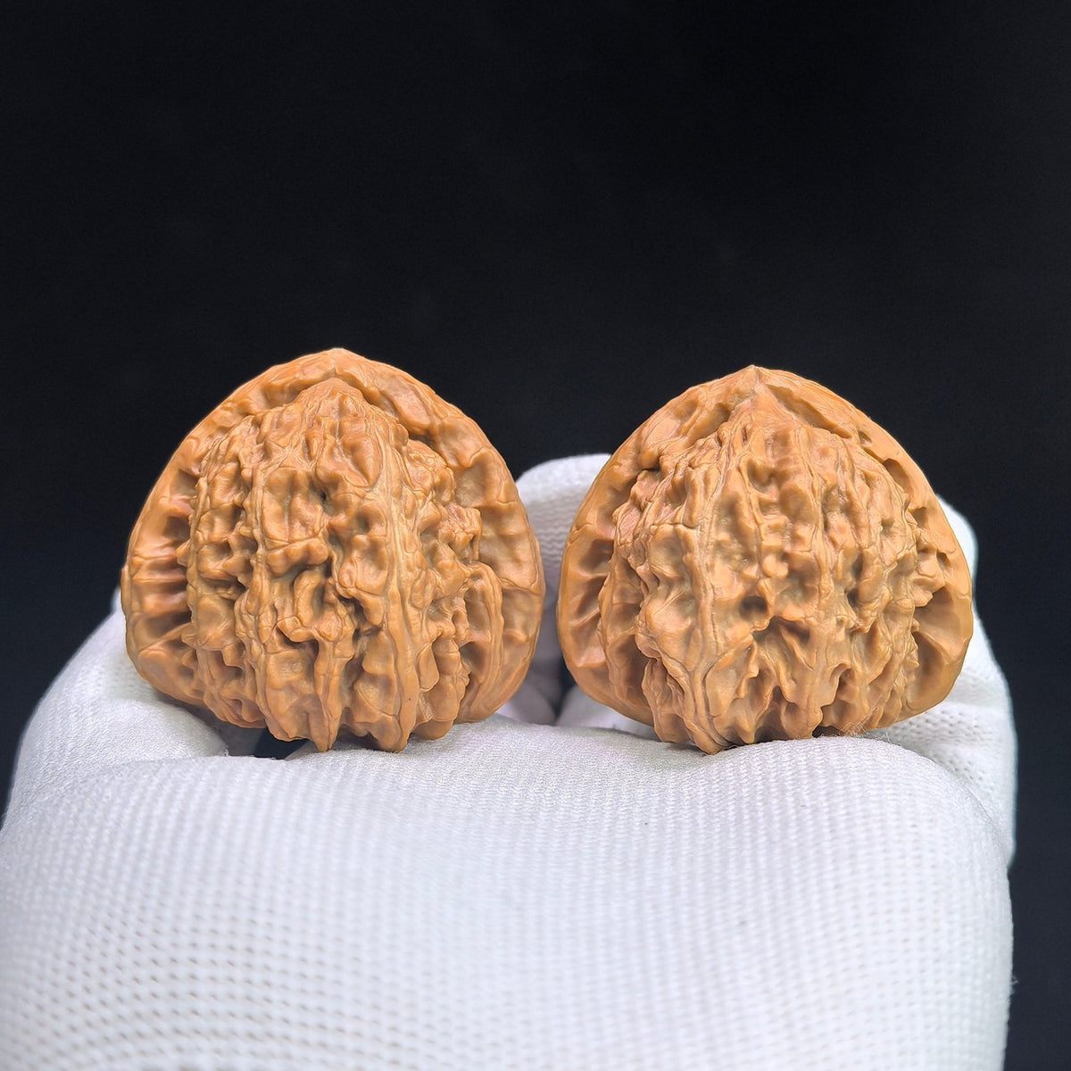 “Triangular White Lion” White Lionhead Wenwan Walnut Pair | 41.0mm × 39.0mm | BSJ-1306C - ThePatinaProject