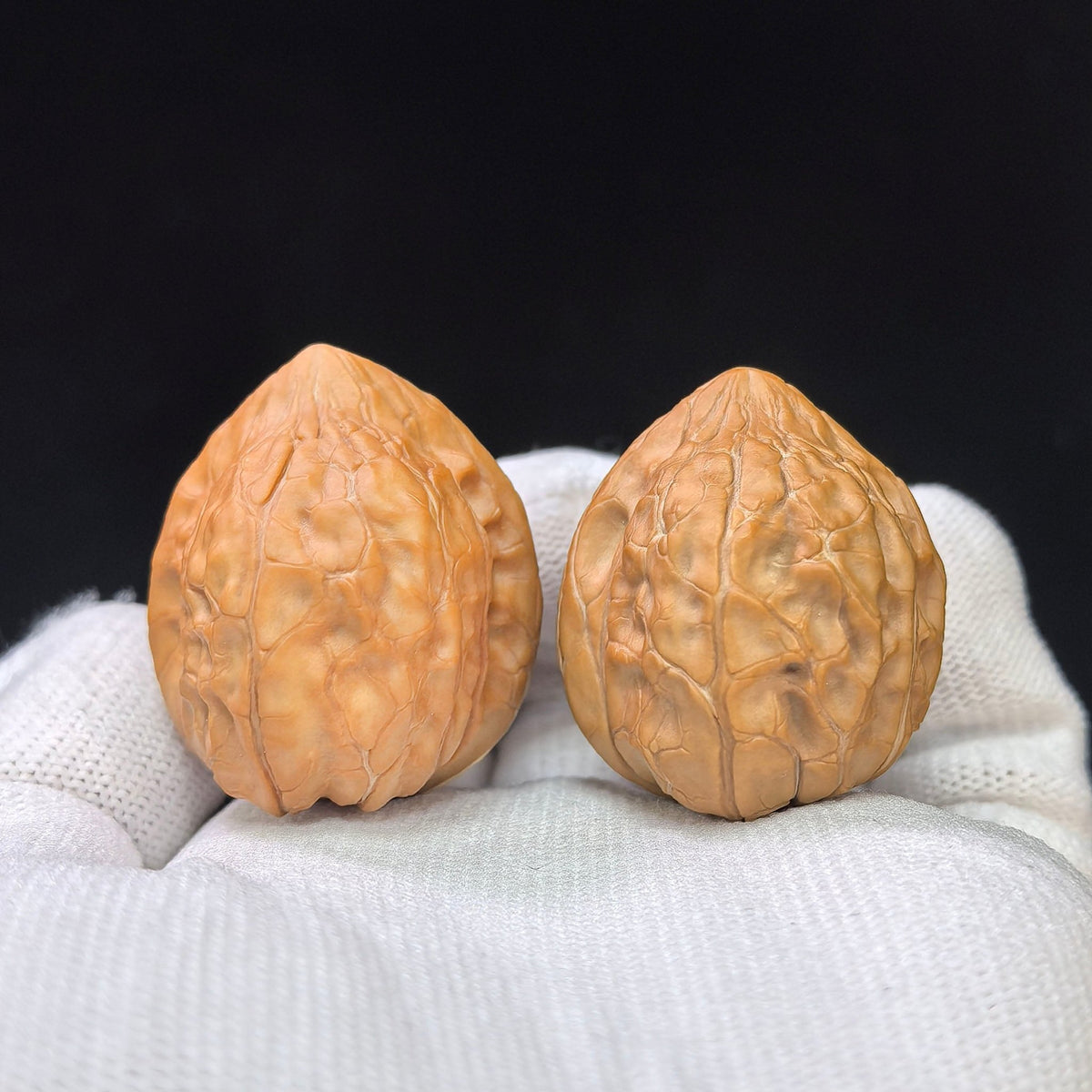 Turtle-Shell “Same-Fruit Twin Halves” Scholar Walnut Pair — 30.0mm x 33.0mm | GJW-SY1F9 - ThePatinaProject