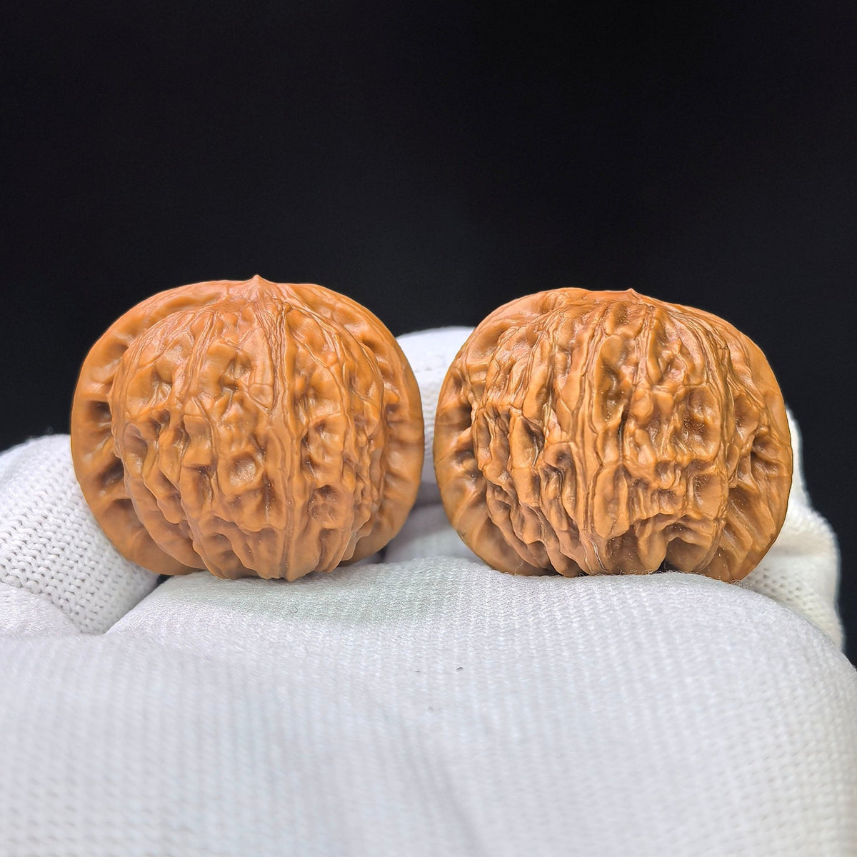 “War Drum” Compact Wenwan Walnuts Pair | 36.0mm × 35.0mm | ZG-1111 - ThePatinaProject