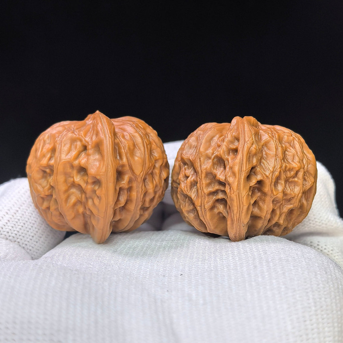 “War Drum” Compact Wenwan Walnuts Pair | 36.0mm × 35.0mm | ZG-1111 - ThePatinaProject