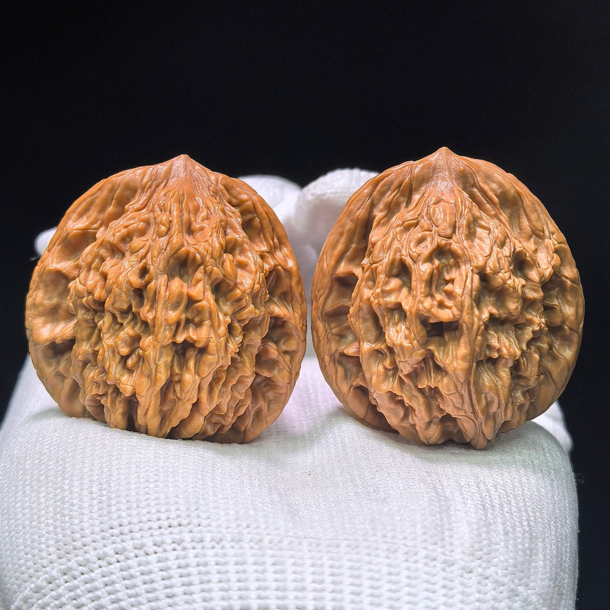 "Wheat Ear Tiger Head" (Mai Sui Hu Tou) MSHT-1405 Collector Wenwan Walnuts Pair | 40.0mm x 36.0mm | Stock ID: MSHT-1405 - ThePatinaProject