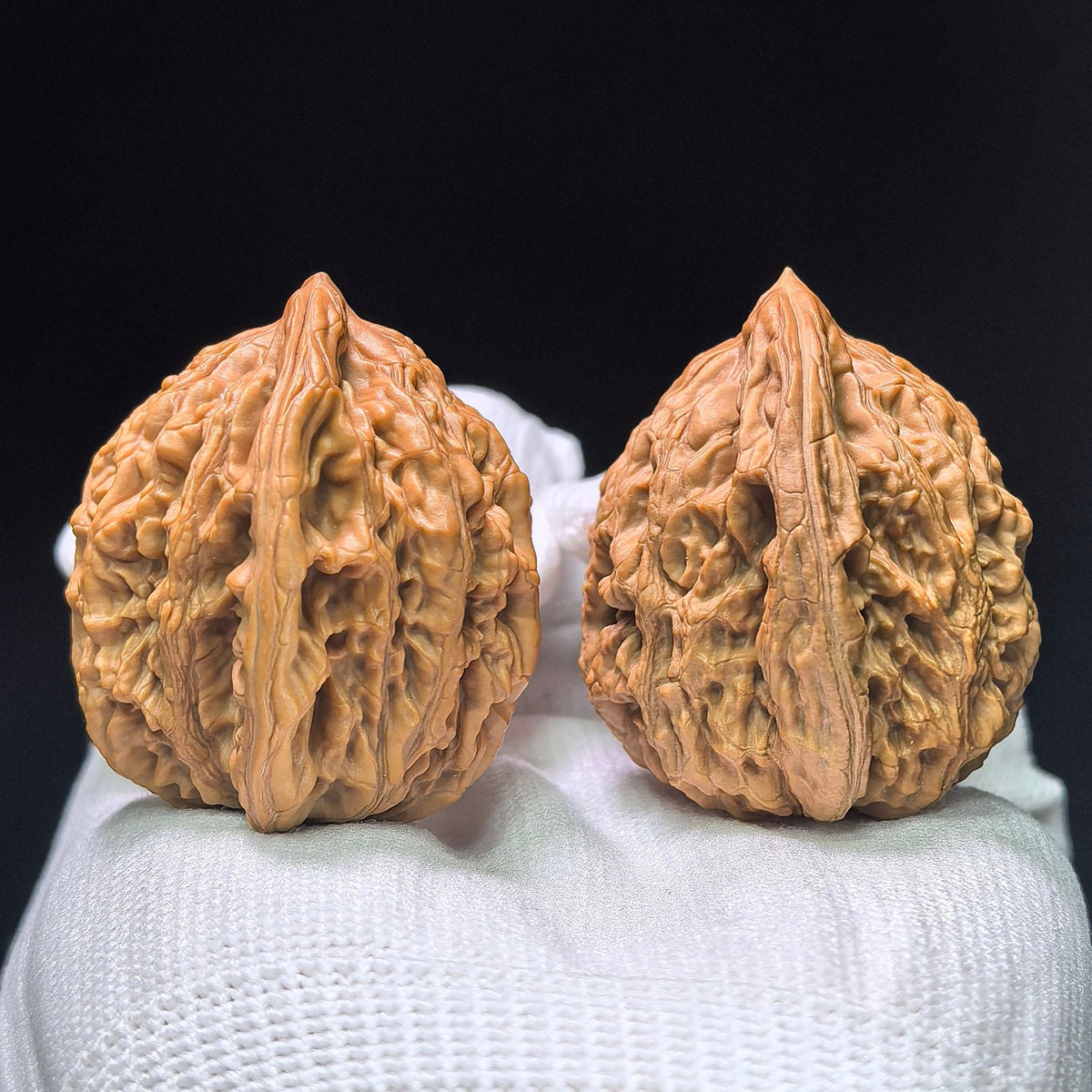 "Wheat Ear Tigerhead" Maisui Hutou MSHT-1402 Low-Profile Wenwan Walnuts Pair | 38.0mm x 36.0mm | MSHT-1402 - ThePatinaProject