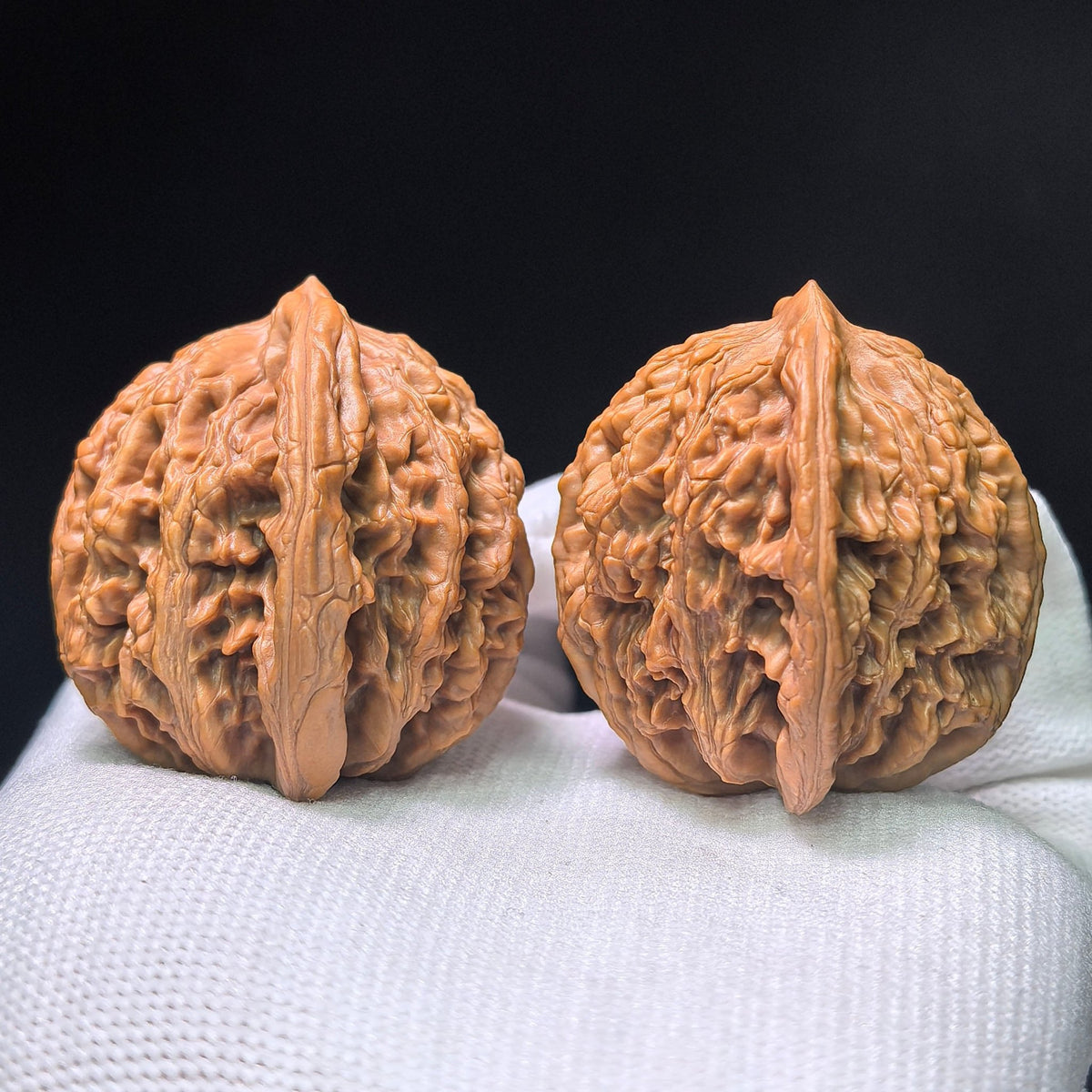 “Wheat-Ear Tigerhead” Maisui Hutou Wenwan Walnut Pair | 38.0mm × 38.0mm | MSHT-1408 - ThePatinaProject