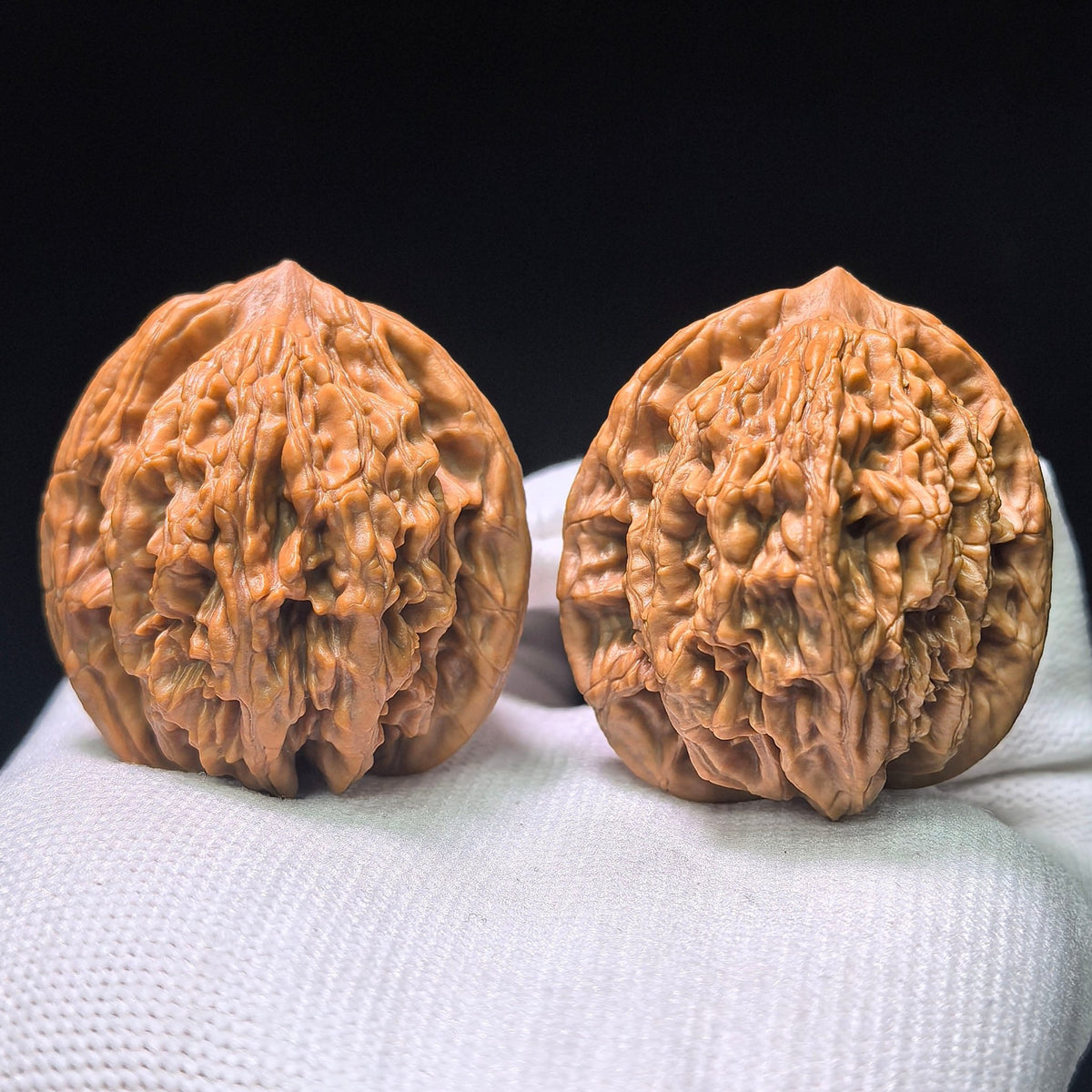 “Wheat-Ear Tigerhead” Maisui Hutou Wenwan Walnut Pair | 38.0mm × 38.0mm | MSHT-1408 - ThePatinaProject