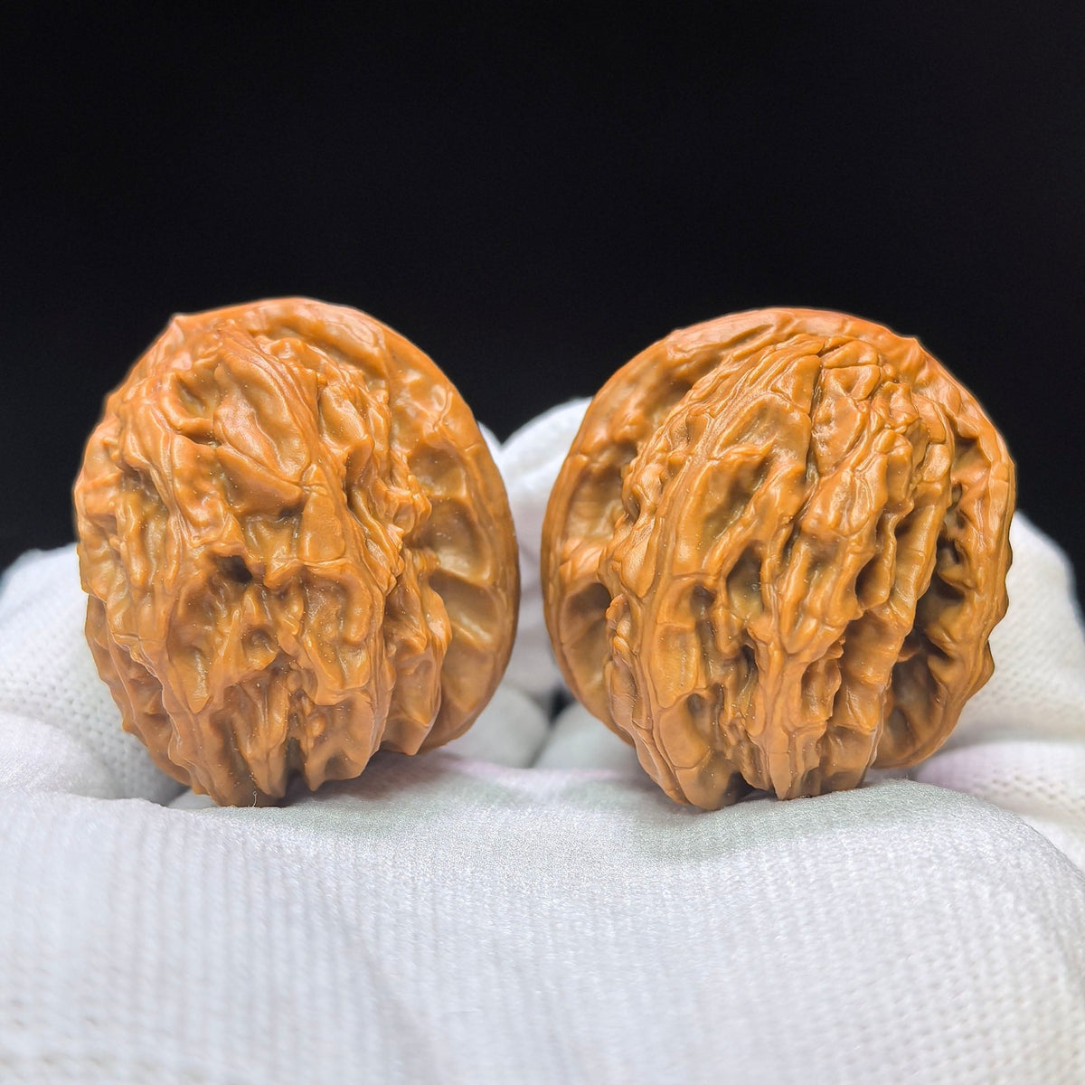 "White Lion Half-Wall" Baishizi Banbi Wenwan Walnuts Pair | 35.0mm x 42.0mm | BSJBB-C237E - ThePatinaProject