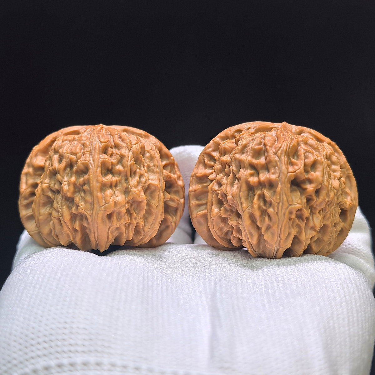 "White Lion Head" Bai Shishi Wenwan Walnuts Pair | 45.0mm x 43.0mm | BSJ-1552C - ThePatinaProject