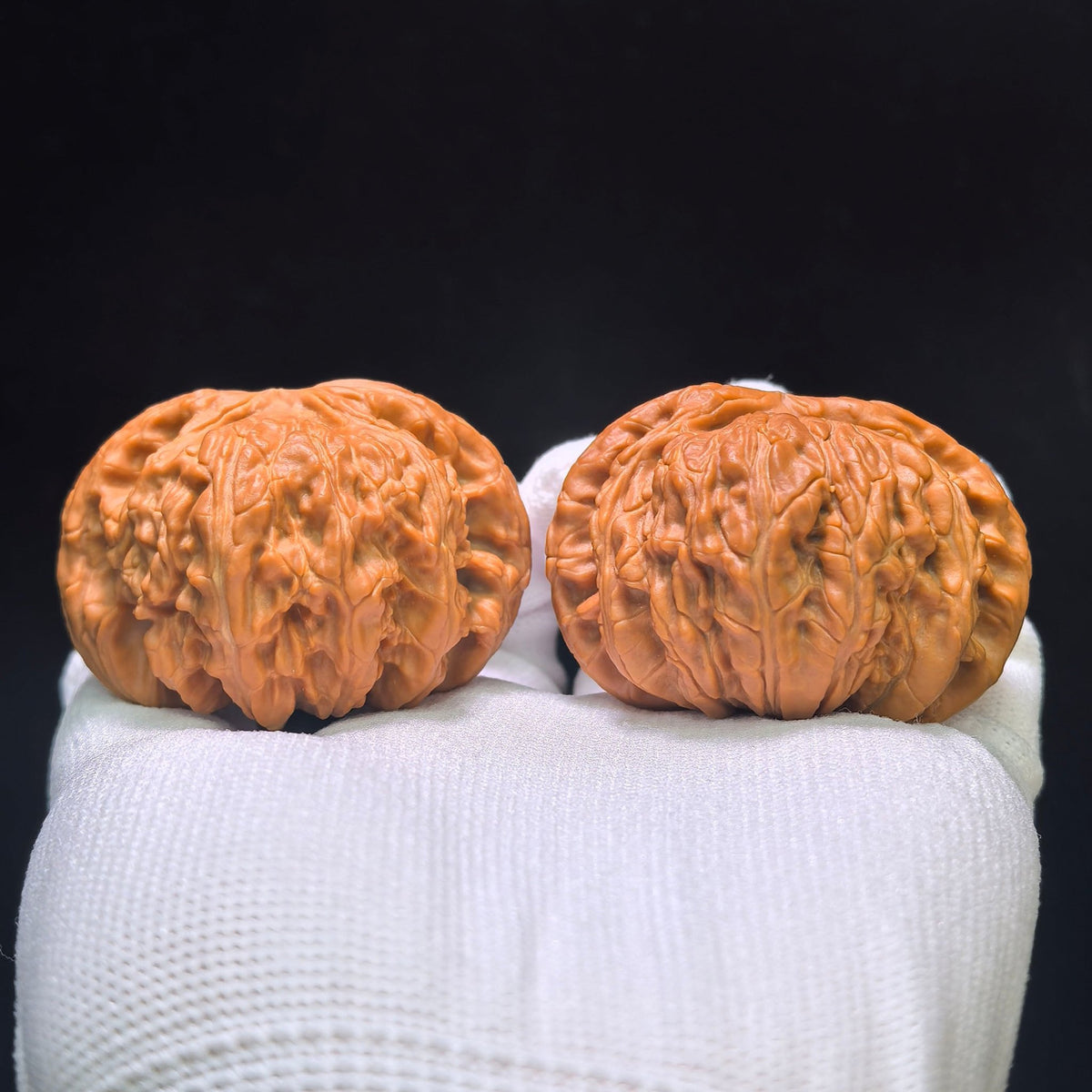 "White Lion Head" Bai Shishi Wenwan Walnuts Pair | 49.0mm x 44.0mm | BSJ-1551C - ThePatinaProject