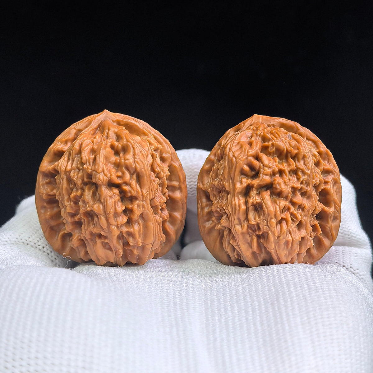 White Lion Wenwan Walnuts Pair | Deep Natural Texture | 36.0mm × 36.0mm | BSZ-1631 - ThePatinaProject