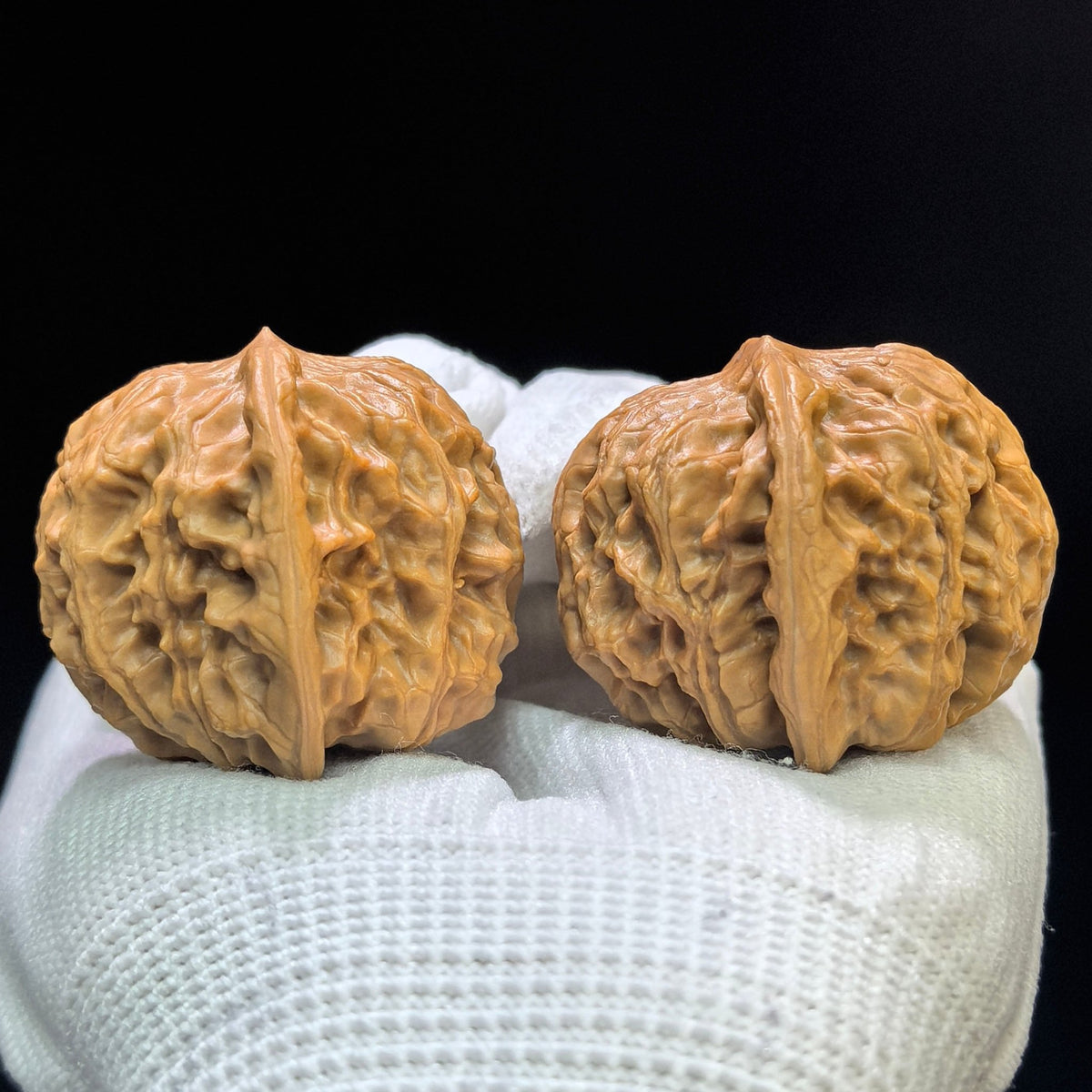 “Wild Wolf” Wenwan Walnuts Pair | Rounded Compact Form | 38.0mm × 38.0mm | YL-1602 - ThePatinaProject