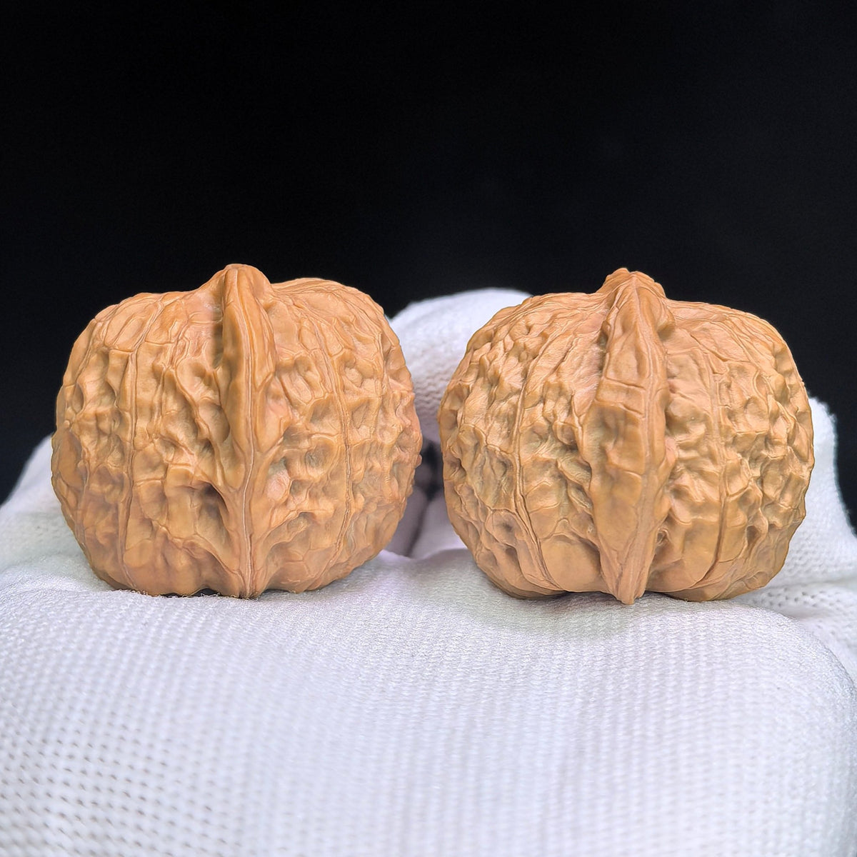 "Xiao Nan Gua Ao Di Zuo Shan Diao" NGDZSD-CG1A8E Collector Lineage Wenwan Walnuts Pair | 38.0mm x 38.0mm | Stock ID: NGDZSD-CG1A8E - ThePatinaProject