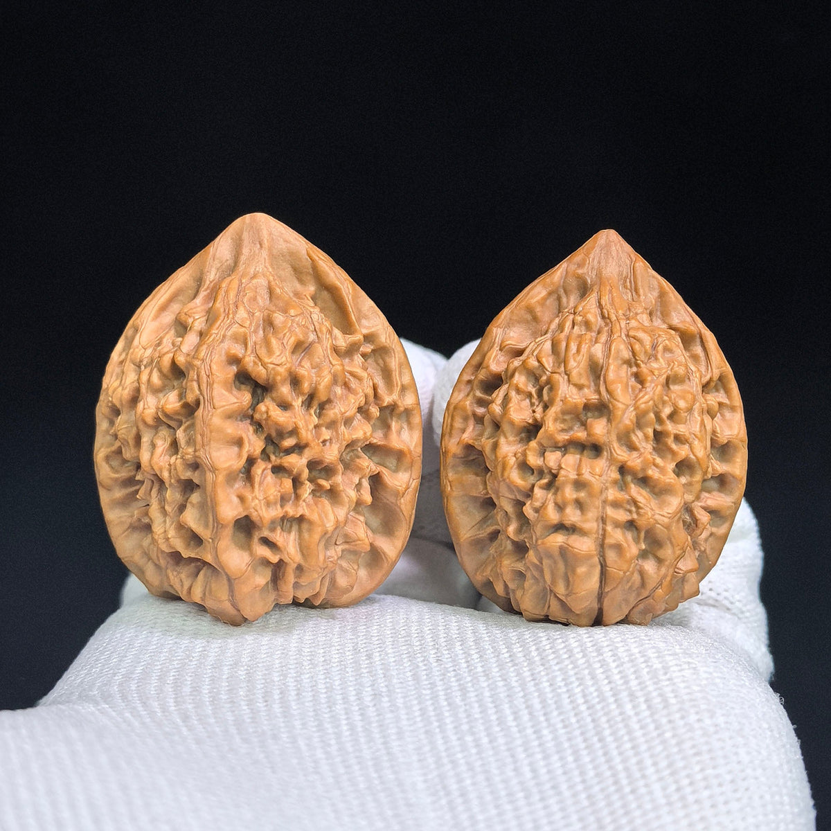 “Xiaocunzhang” Mini Official Hat Wenwan Walnut Pair | 32.0mm × 30.0mm | GM-SY1G1 - ThePatinaProject
