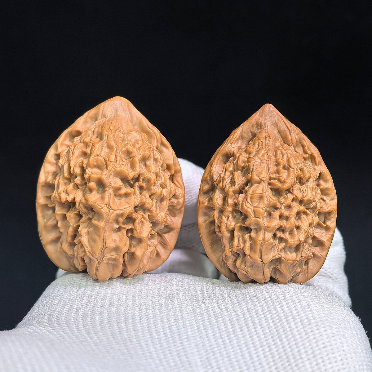 “Xiaocunzhang” Mini Official Hat Wenwan Walnut Pair | 32.0mm × 30.0mm | GM-SY1G1 - ThePatinaProject