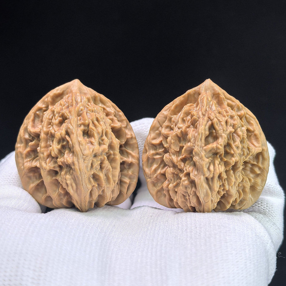 "Xiayun Ridge" Xiayunling Wenwan Walnuts (Pair) | 40.0mm x 38.0mm | Stock ID: XYL-1103 - ThePatinaProject