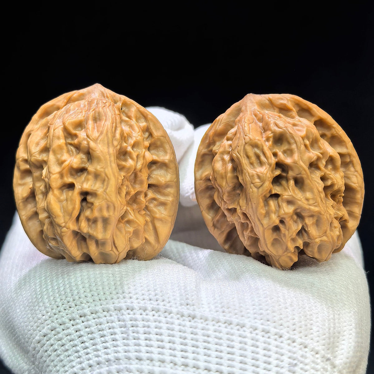"Ye Lang" (Wild Wolf) YL-1601 Collector Lineage Wenwan Walnuts Pair | 35.0mm x 36.0mm | Stock ID: YL-1601 - ThePatinaProject