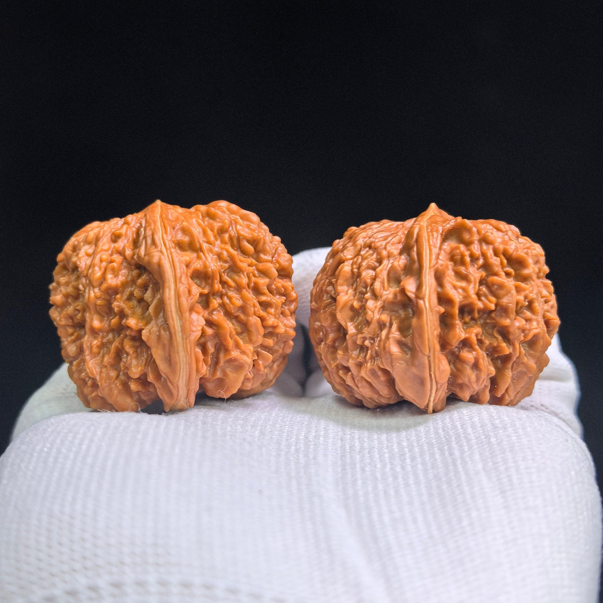 “Yi-San-Qi” Wenwan Walnut Pair | Compact Rounded 41.0mm × 40.0mm | YSQ-1601 - ThePatinaProject