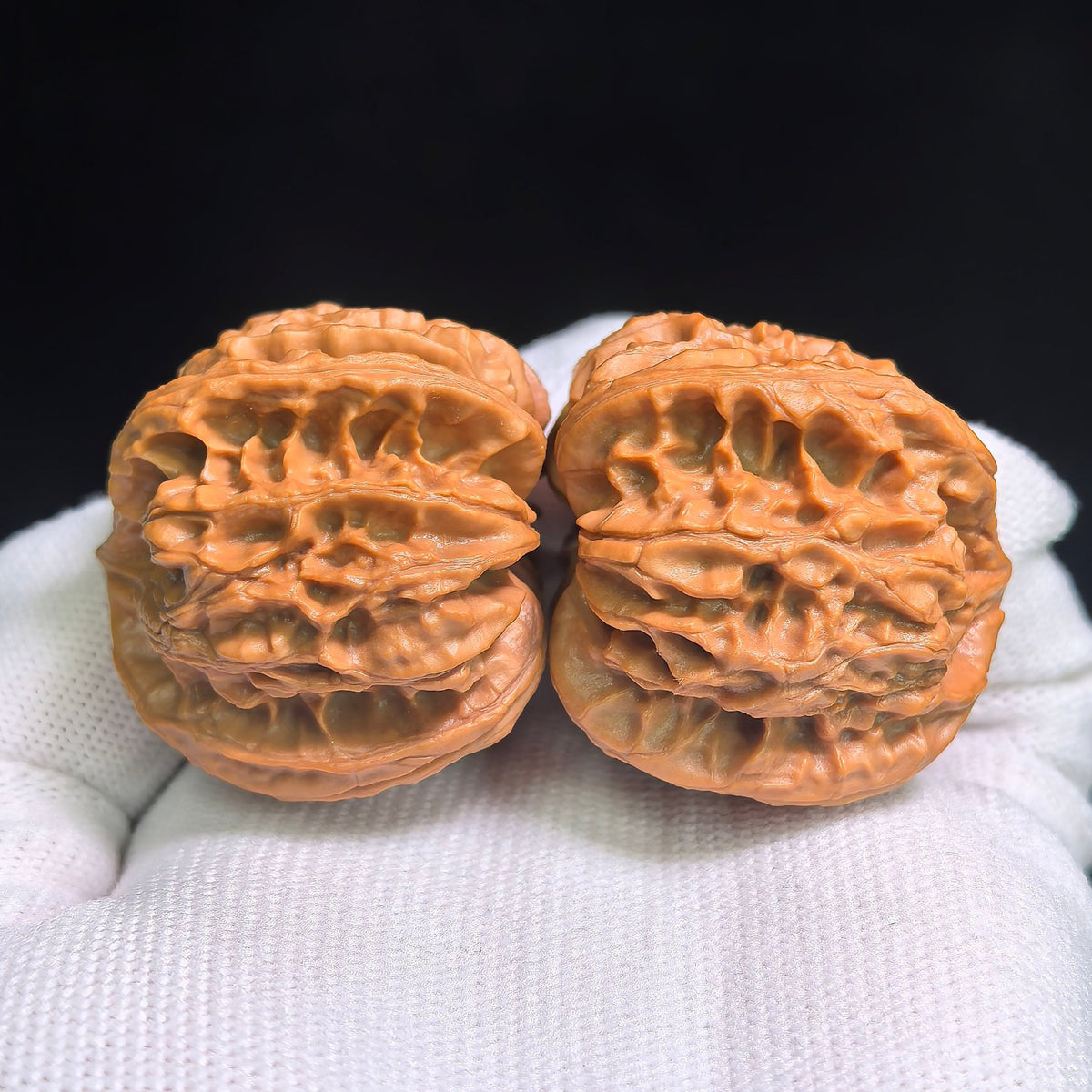 "Yu Xi San Leng Ding" YSSN-CG1A4E Mutational Lineage Wenwan Walnuts Pair | 37.0mm x 38.0mm | Stock ID: YSSN-CG1A4E - ThePatinaProject