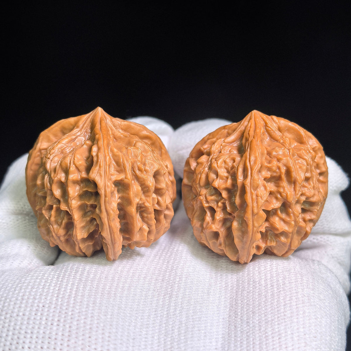 "Yu Xi San Leng Ding" YSSN-CG1A4E Mutational Lineage Wenwan Walnuts Pair | 37.0mm x 38.0mm | Stock ID: YSSN-CG1A4E - ThePatinaProject